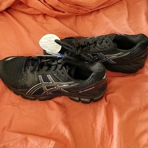 Asics Gel Kayano 17 Running Shoe 7.5, New w/tags